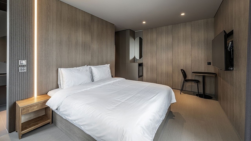 Imagen de la habitación del Hotel DAYONESTAY. Foto 4