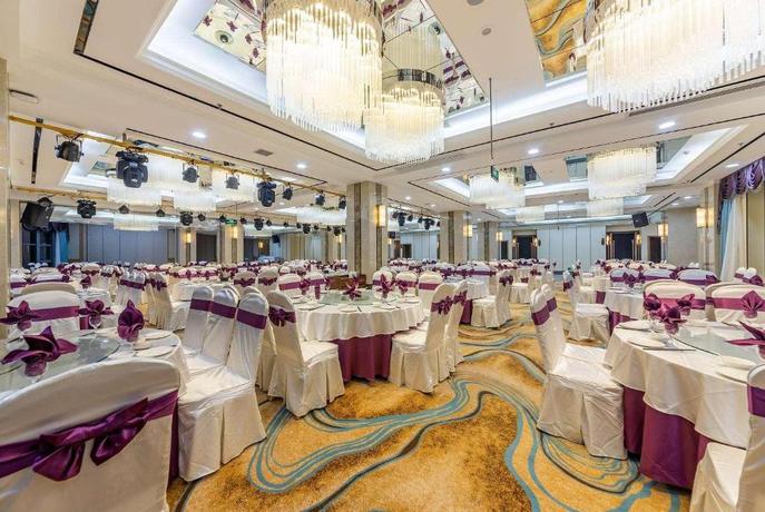 Imagen del bar/restaurante del Hotel DAYS HOTEL BY WYNDHAM CHONGQING KEYUAN. Foto 3