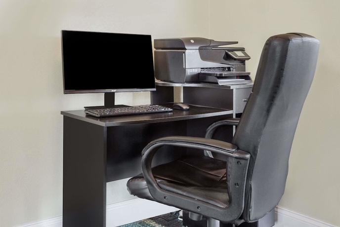 Imagen de los interiores del Hotel DAYS INN ALBANY SUNY. Foto 16