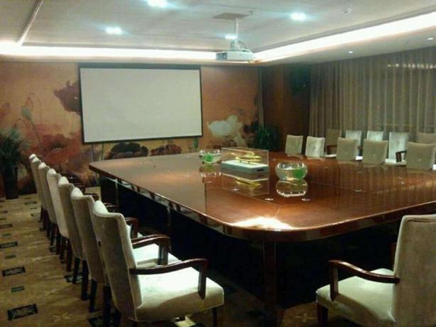 Imagen de los interiores del Hotel DAYS INN BY WYNDHAM YINIAN HENGYANG. Foto 10