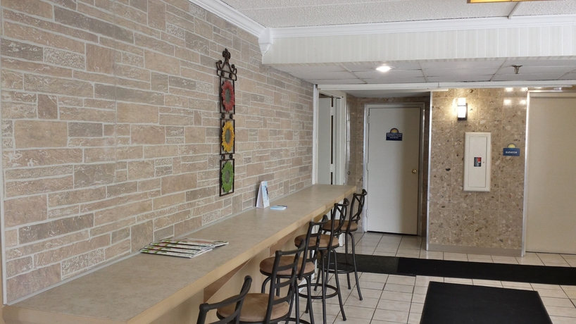 Imagen de los interiores del Hotel DAYS INN SYRACUSE UNIVERSITY. Foto 19