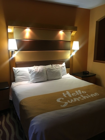 Imagen de la habitación del Hotel DAYS INN & SUITES ALBANY. Foto 3