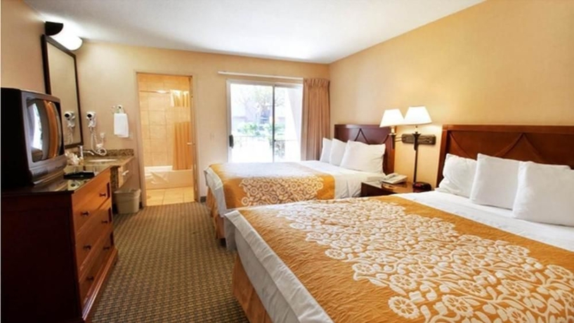 Imagen de la habitación del Hotel DAYS INN n SUITES SEAWORLD. Foto 8