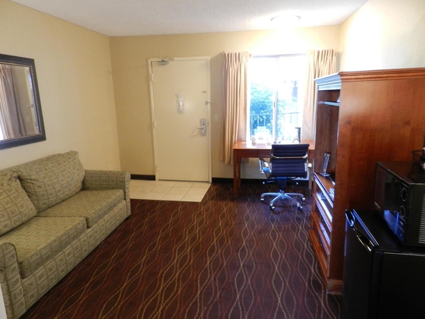 Imagen de la habitación del Hotel DAYS INN n SUITES SEAWORLD. Foto 9