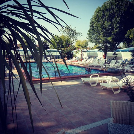 Imagen de la piscina del Hotel D'Annunzio. Foto 9