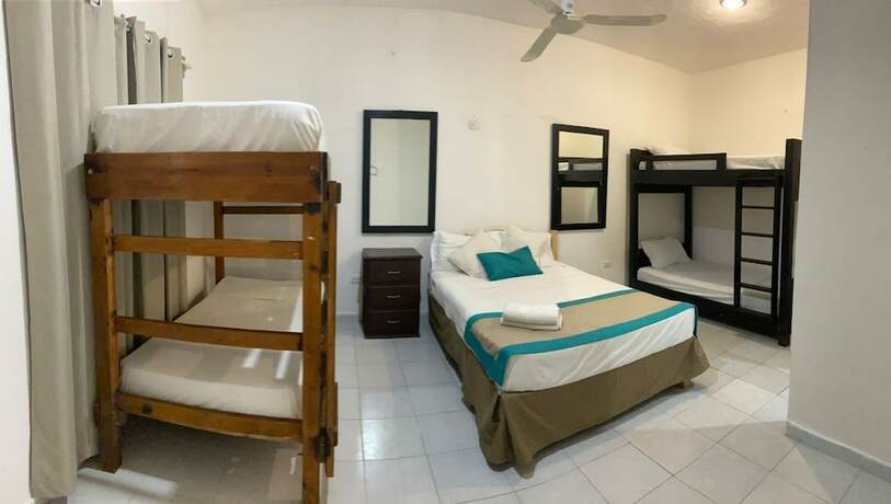 Imagen de la habitación del Hotel D\'Atyi. Foto 15