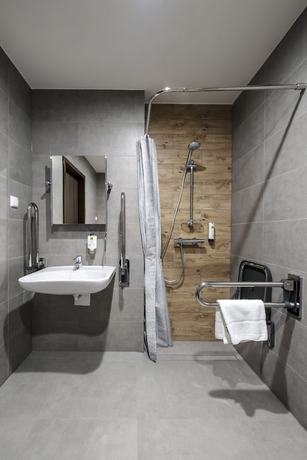 Imagen de la habitación del Hotel DB Hotel Wrocław. Foto 12