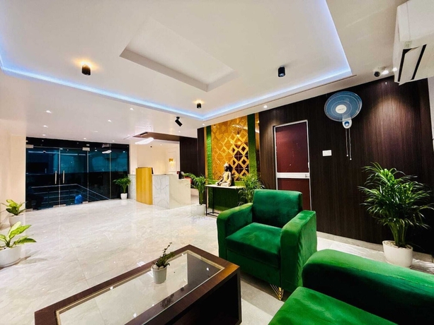 Imagen de los interiores del Hotel DB Palace. Foto 16