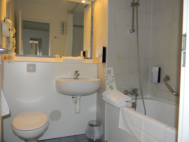 Imagen de la habitación del Hotel DC Sleep & Go Brussels West. Foto 10