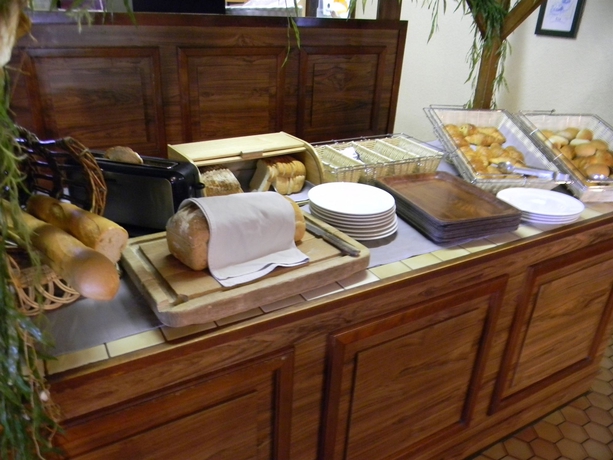 Imagen del bar/restaurante del Hotel DC Sleep & Go Brussels West. Foto 6