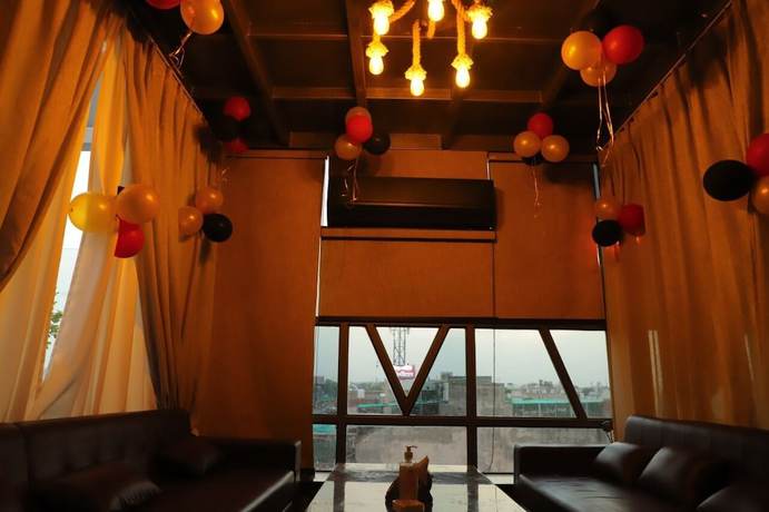 Imagen de los interiores del Hotel DD Suites. Foto 14