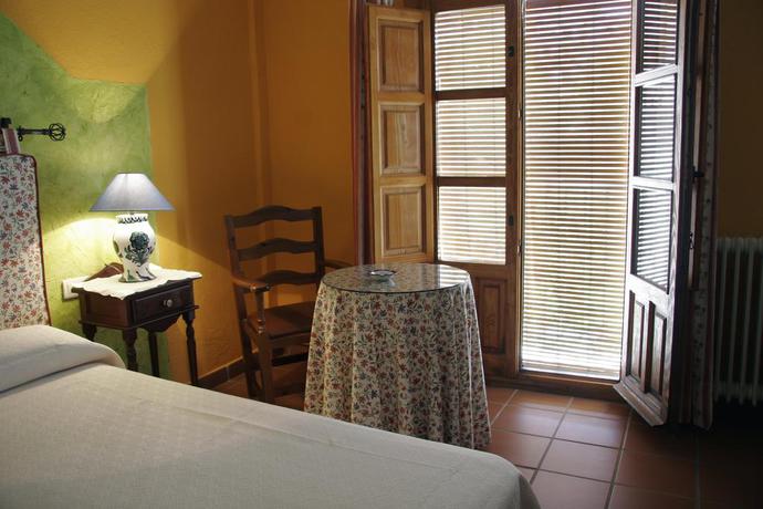 Imagen de la habitación del Hotel DE MECINA FONDALES. Foto 6