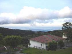Imagen general del Hotel DE MONTA&Ntilde;A MONTEVERDE, Monteverde. Foto 6