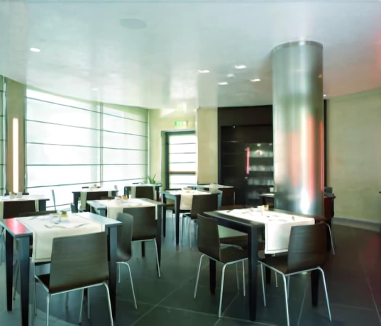 Imagen del bar/restaurante del Hotel DEI VICARI. Foto 4