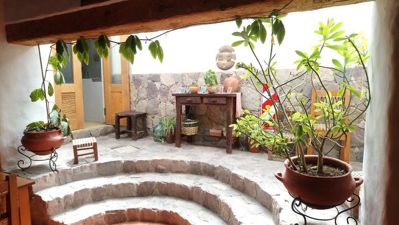 Imagen de los interiores del Hotel DEL AMAUTA HOSTER&Iacute;A. Foto 8