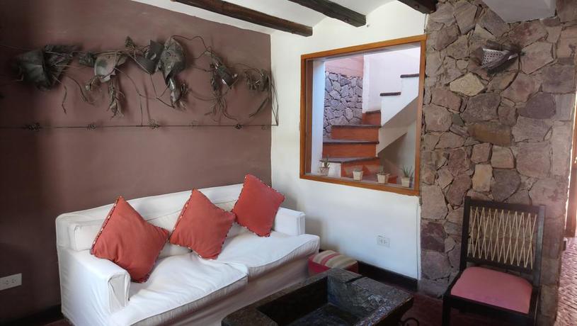 Imagen de los interiores del Hotel DEL AMAUTA HOSTER&Iacute;A. Foto 9