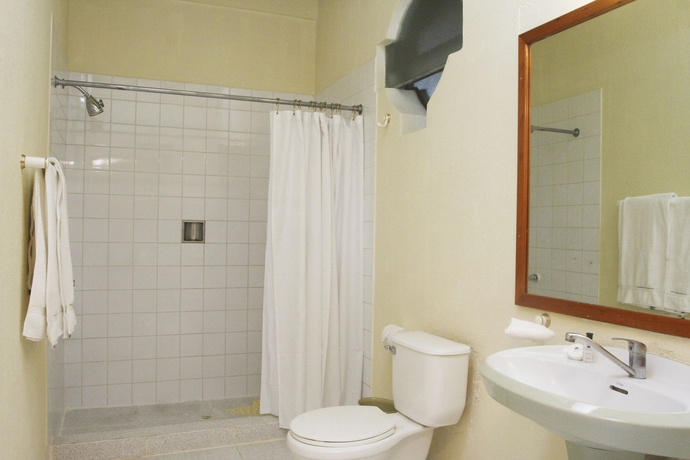 Imagen de la habitación del Hotel DEL PATIO. Foto 6