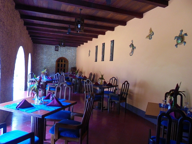 Imagen del bar/restaurante del Hotel DEL PATIO. Foto 3