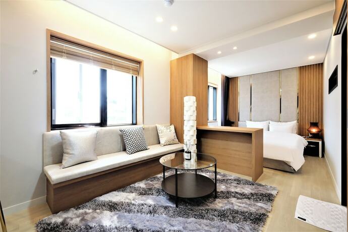 Imagen de la habitación del Hotel DELAMOUR. Foto 13