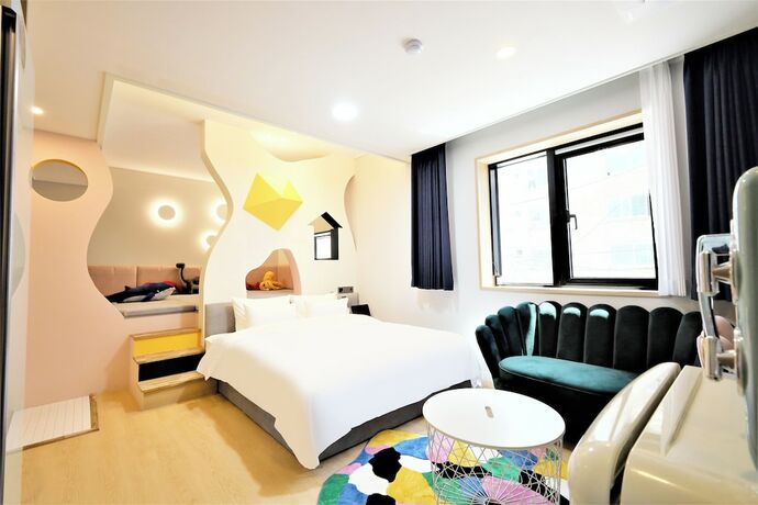 Imagen de la habitación del Hotel DELAMOUR. Foto 18