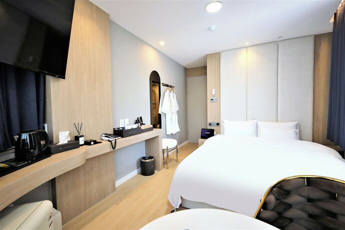Imagen general del Hotel DELAMOUR. Foto 4