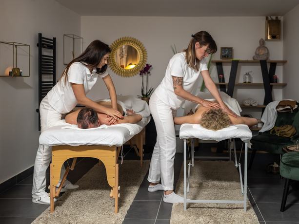 Imagen de la piscina del Hotel D-Elegant Lapad Dubrovnik. Foto 17