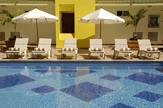 Imagen de la piscina del Hotel D'Gala Mazatlan. Foto 7