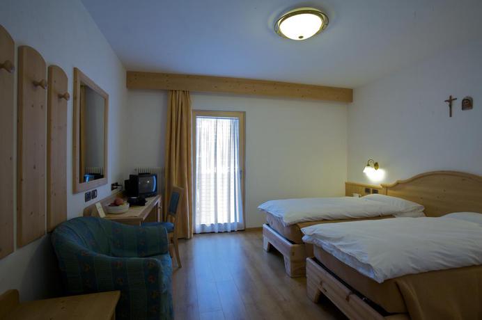 Imagen de la habitación del Hotel DIANA, Canazei. Foto 8