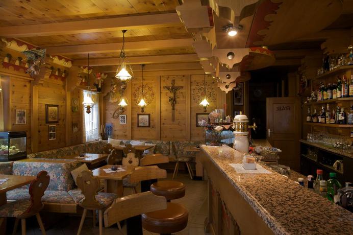 Imagen del bar/restaurante del Hotel DIANA, Canazei. Foto 2