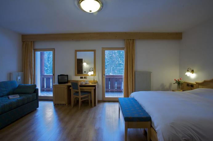 Imagen de la habitación del Hotel DIANA, Canazei. Foto 11