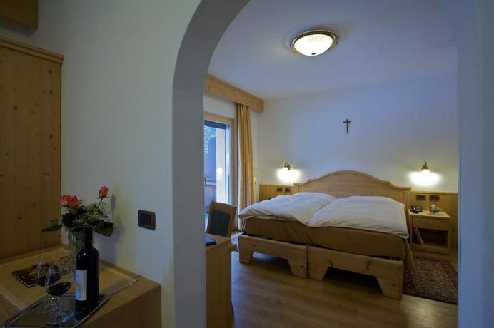Imagen de la habitación del Hotel DIANA, Canazei. Foto 12