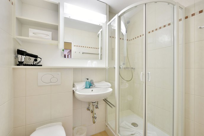 Imagen de la habitación del Hotel DIE GAMS-Resort. Foto 13