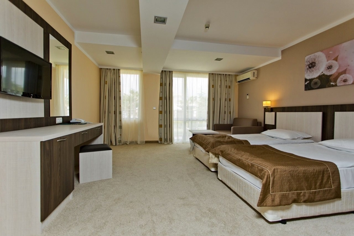 Imagen general del Hotel DIT Evrika Beach Club. Foto 3