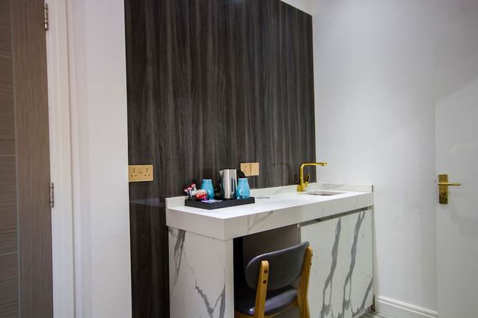 Imagen de la habitación del Hotel DJ Suites Blackpool. Foto 6