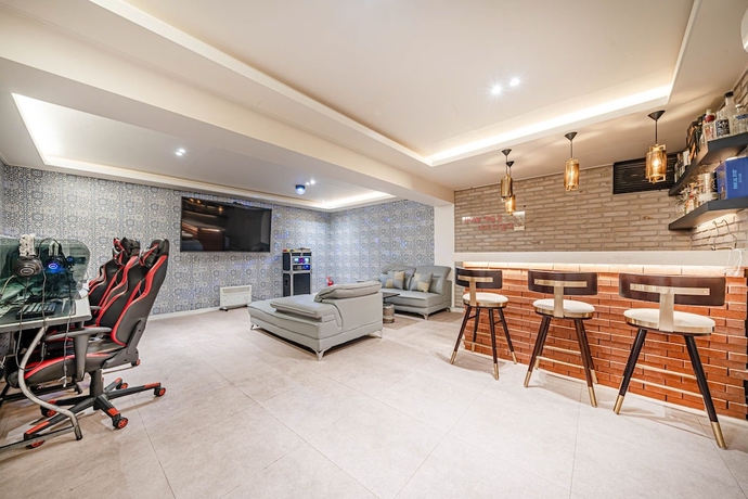 Imagen de la habitación del Hotel DK. Foto 10