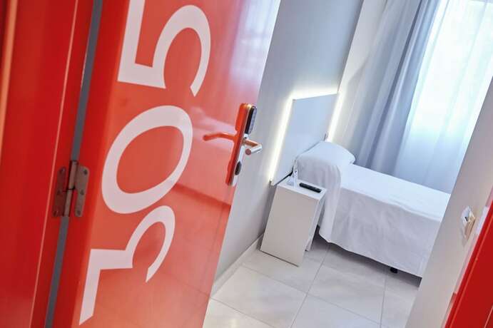 Imagen general del Hotel DL Port. Foto 7