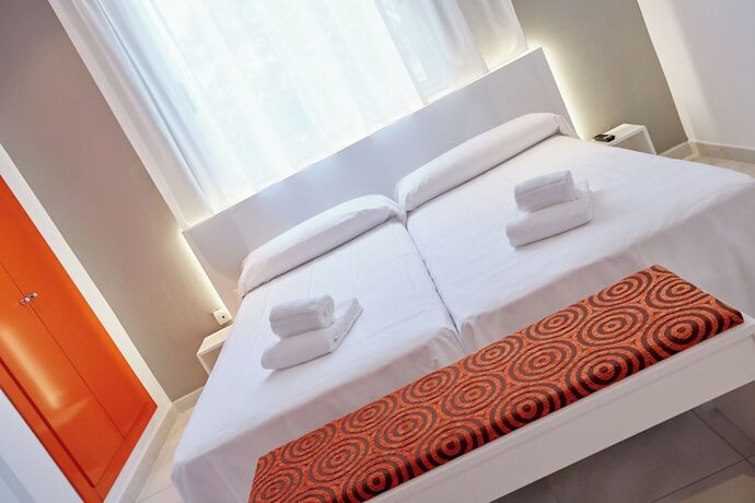 Imagen general del Hotel DL Port. Foto 8