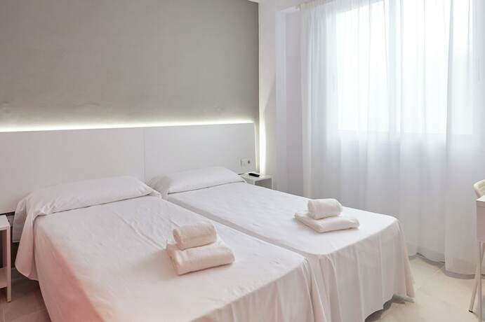 Imagen de la habitación del Hotel DL Port. Foto 20