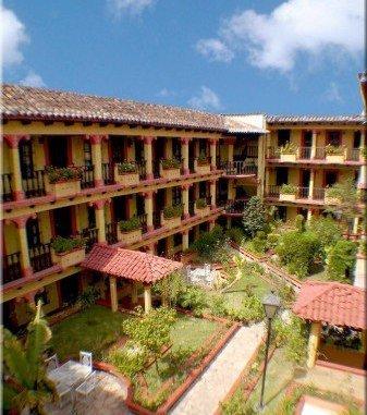 Imagen general del Hotel D'MONICA. Foto 4