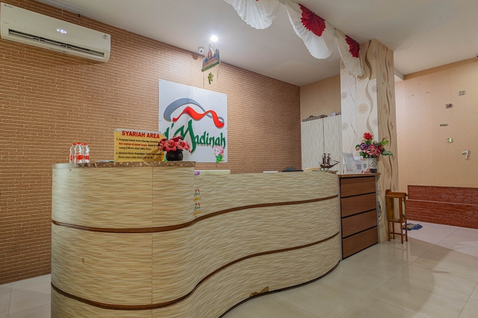 Imagen de los interiores del Hotel D\'Madinah Inn - Gentan. Foto 19