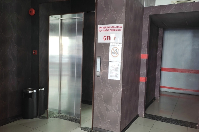 Imagen de los interiores del Hotel D\'New 1. Foto 15