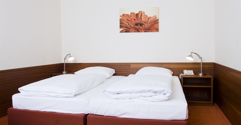 Imagen de la habitación del Hotel DOLOMIT. Foto 4