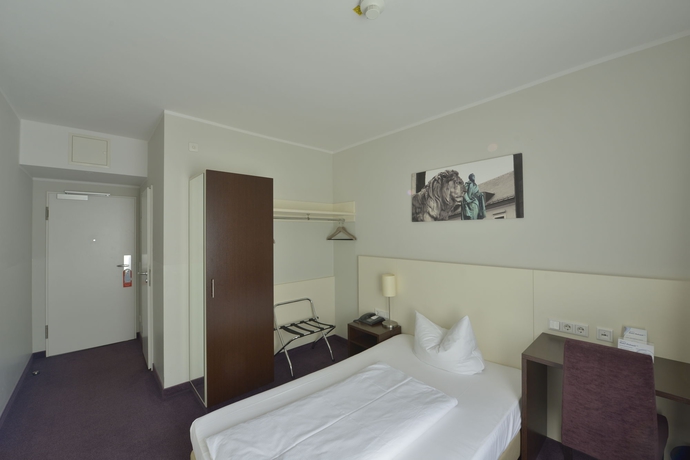 Imagen de la habitación del Hotel DOLOMIT. Foto 8