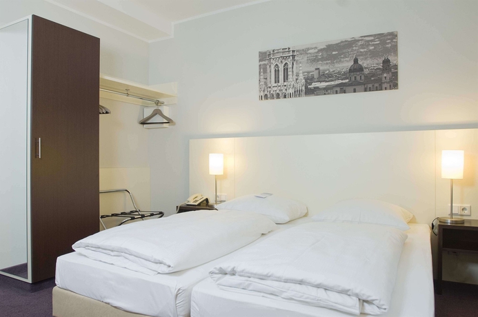 Imagen de la habitación del Hotel DOLOMIT. Foto 10