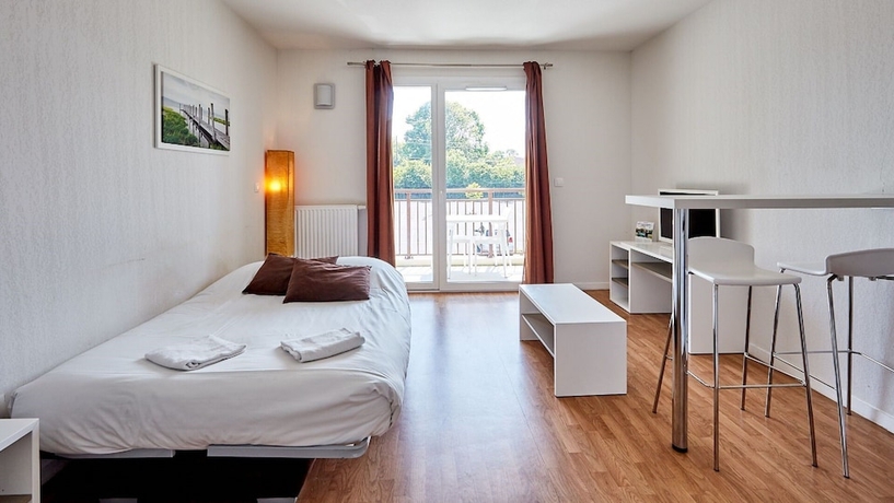 Imagen de la habitación del Hotel DOMAINE DE LA CORNICHE MMV. Foto 14