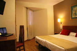 Imagen de la habitación del Hotel DON DIEGO VELAZQUEZ. Foto 3
