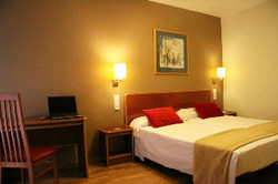 Imagen de la habitación del Hotel DON DIEGO VELAZQUEZ. Foto 8