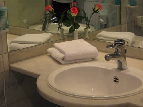 Imagen de la habitación del Hotel DORMERO Bargenturm L&uuml;neburg. Foto 3