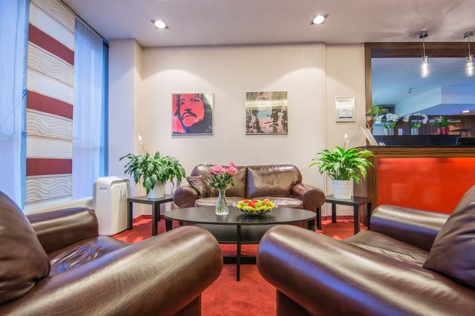 Imagen de los interiores del Hotel DORMERO Express Passau. Foto 18