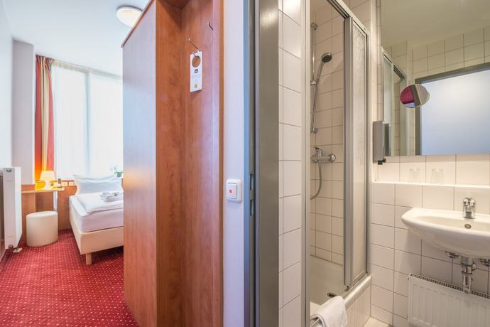 Imagen de la habitación del Hotel DORMERO Express Passau. Foto 16